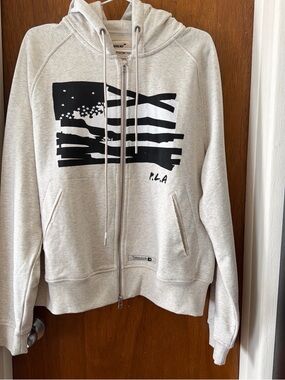 Plateau studio brand. Men’s Light Gray Zip-Up Hoodie with Black Graphic SM